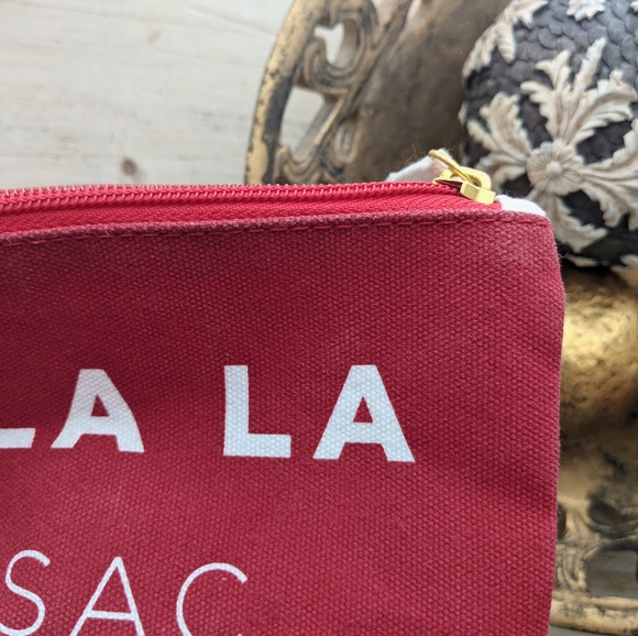 LIKE NEW! CLARINS Christmas 🎄 Theme Makeup Bag - Picture 9 of 13